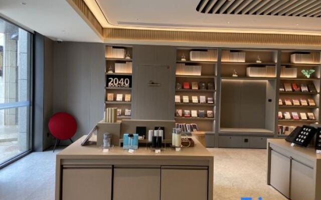 JI Hotel (Shanghai Dishui Lake Subway Station)