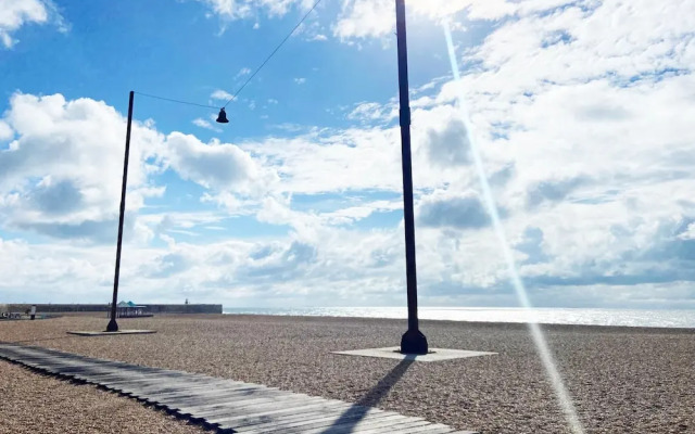 Spacious 2BD Flat With Stunning Views Folkestone