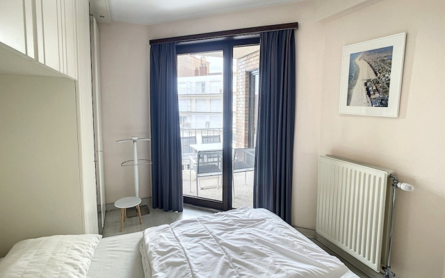 Apartment Near Albert Beach With Terrace