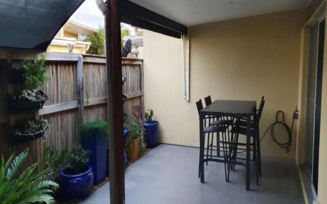 2 BDR Sea Side Guesthouse