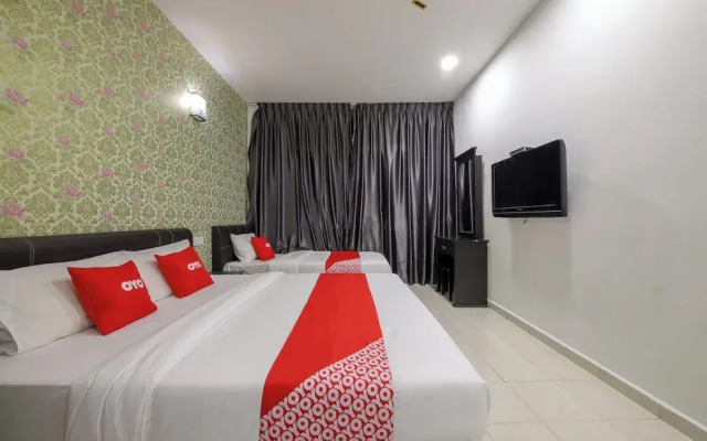 OYO 89497 Dream Nur Hotel