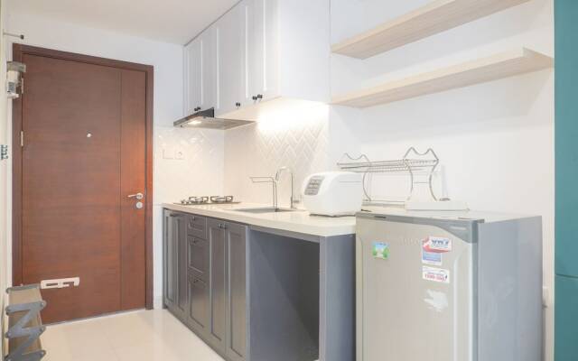 Warm And Simply Studio Room West Vista Apartment