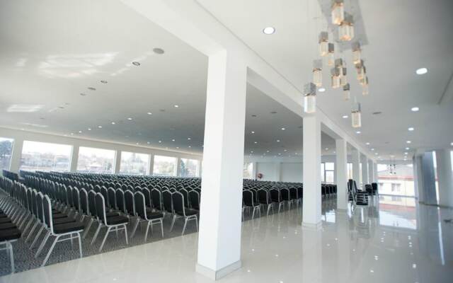 ANEW Hotel & Convention Centre OR Tambo