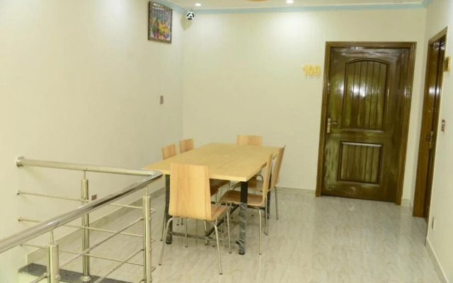 Hotel Deluxe Johar Town Lahore