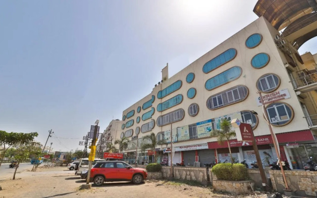 Hotel Rowton by OYO