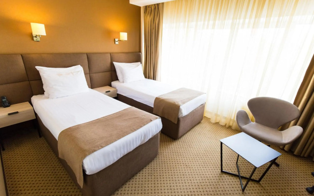 Crystal Palace Hotel