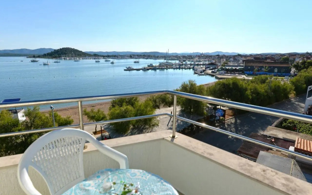 Apartman Mana, Murter