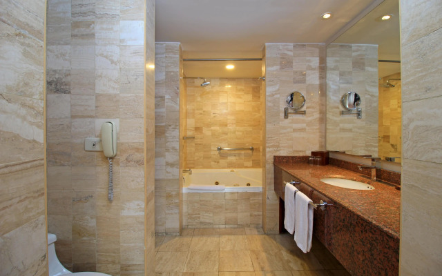 Hotel Windsor House Inn By GEH Suites