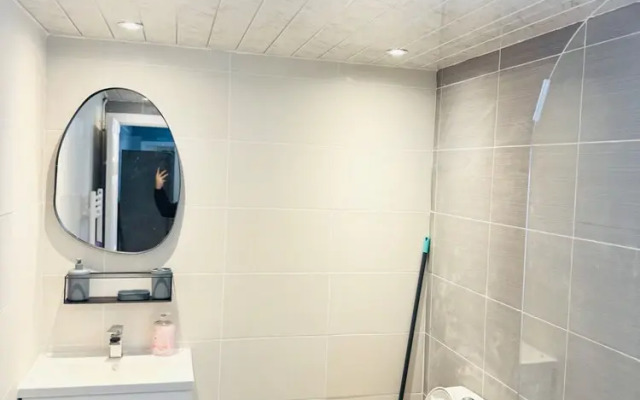 Weekend Escape- 4 Bedroom House in Stoke-on-trent