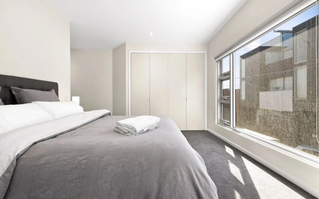 Hotham 2Bdr North Melbourne Apartment