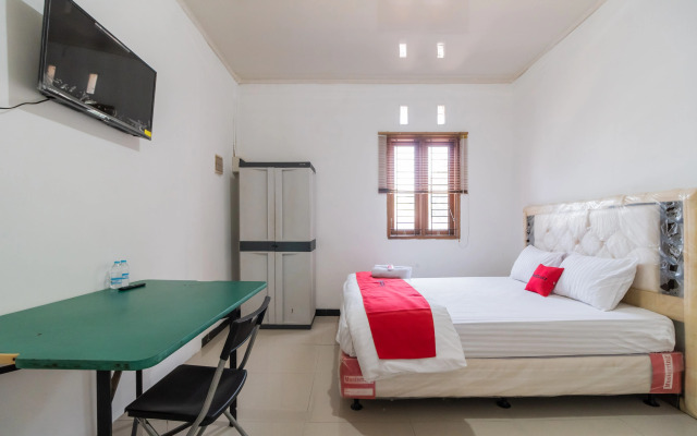 RedDoorz near Terminal Bubulak Bogor