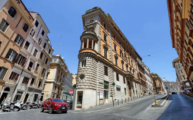 Rome Unique Colosseum Apartments