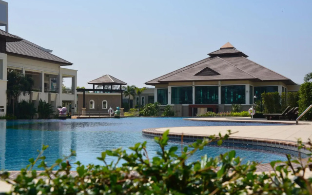 Seapine Beach Golf and Resort Hua Hin