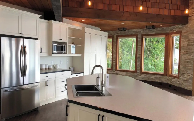 The Lodge on Harrison Lake