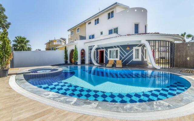 Extraordinary Villa With Private Pool in Antalya