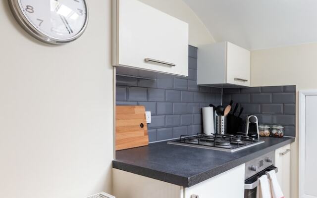 Elegant Double Bedroom in Belgravia