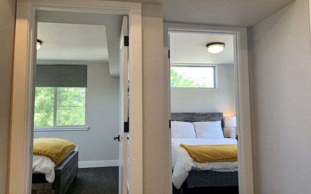 Old Town Modern New Build: Rftp Spa W/ Mtn Views!