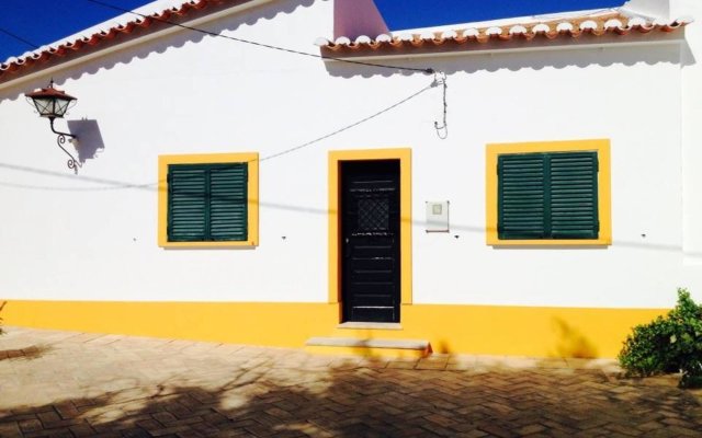 House With 4 Bedrooms in Lagos, With Furnished Terrace and Wifi - 300 m From the Beach