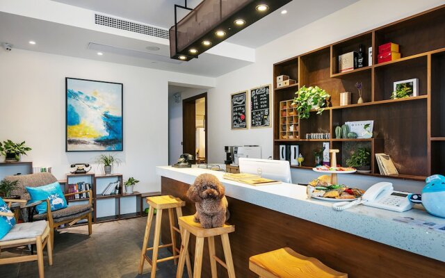 Hangzhou PuYu Travelling with Hotel