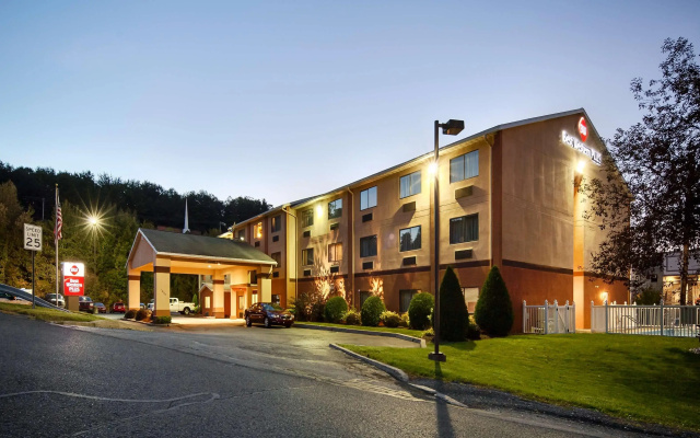 Best Western Plus Executive Inn - фото 1