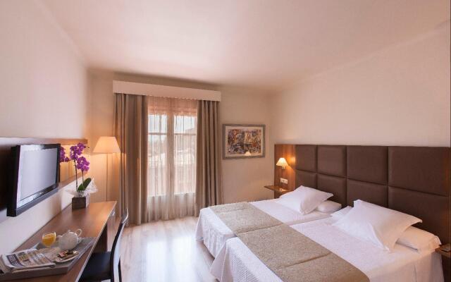 Hotel Pirineo Figueres by Pierre and Vacances
