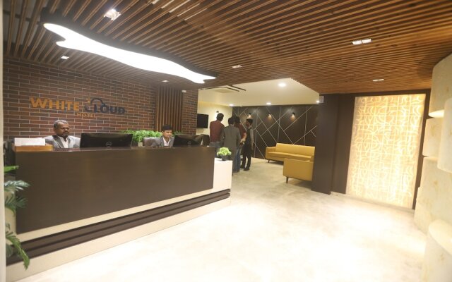 Hotel White Cloud