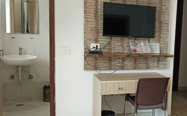 FabHotel Starr Residency