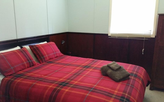 16 Gregson - Silky Oaks – Guest Rooms – Gloucester