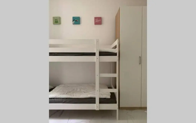 COOL City CENTER Apt. @ METRO and SHOPPING STREET