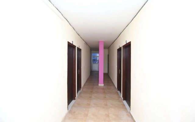 OYO 39957 Hotel HC King