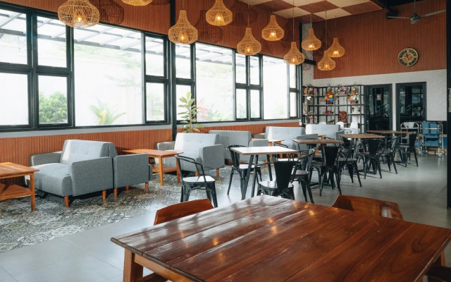 Sans WM Hotel Blitar