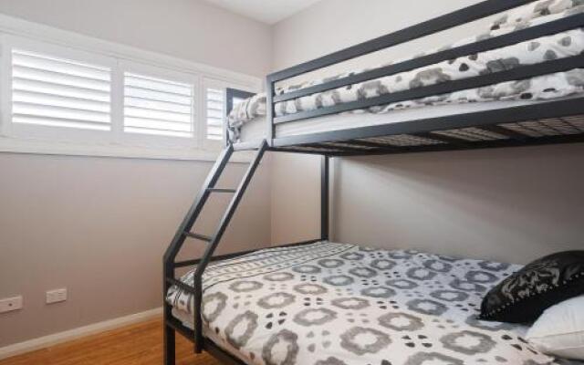 7 Judith Street - Stunning duplex with ducted air