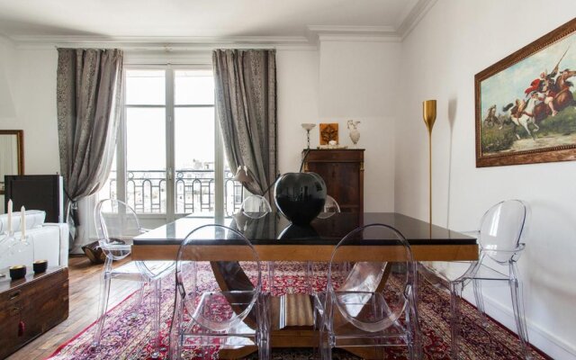 Squarebreak - Apartment with view of the Eiffel Tower