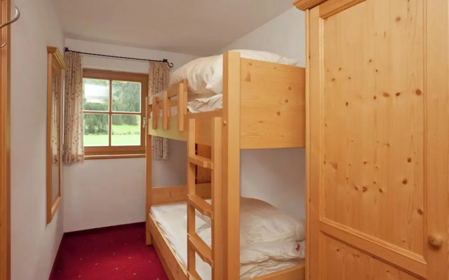 Luxurious Chalet With Sauna in Konigsleiten