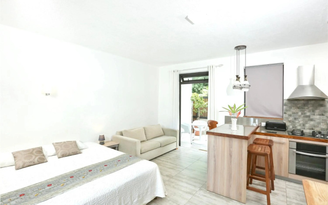 Studio with city view furnished terrace and wifi at Moka