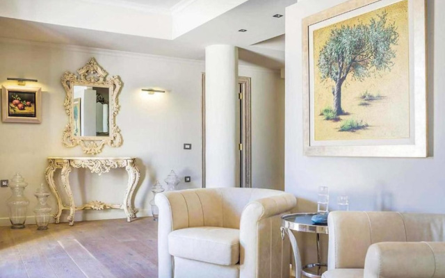 Villa Pomegranate Tree