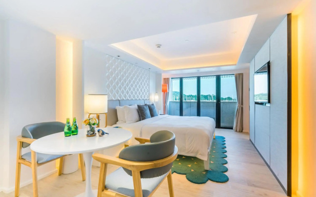 The Pier Hotel