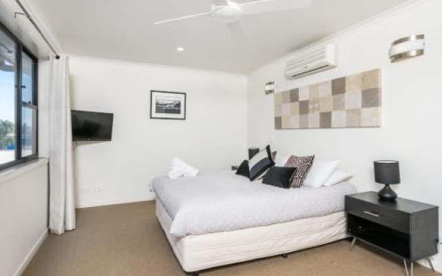 Byron Bay Accom Unit 2 8 Lawson Street, Byron Bay - Absolute Solace – Guest Rooms – Byron Bay