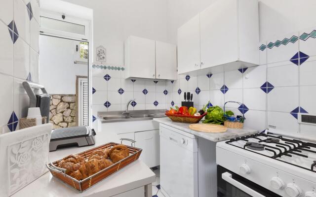 Charming Villa in Capri with pool and sea-view-VILLA MARINA