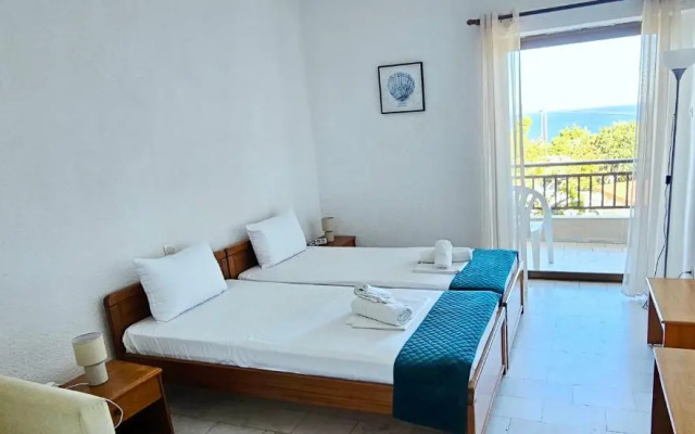 Pashos Hotel