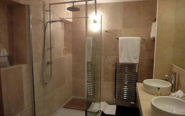 Hillstone Lodge