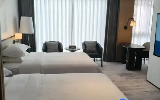 Hanyue Hotel, Guanghan Cultural and Sports Center Location