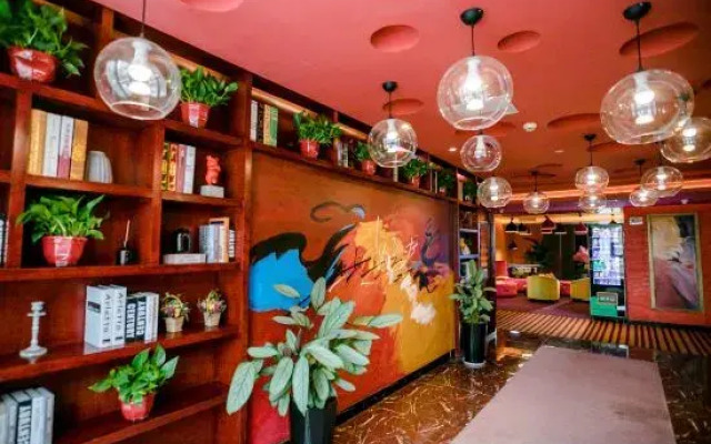 Elong R.YUN Hotel (Xuchang Pangdonglai Angel City)