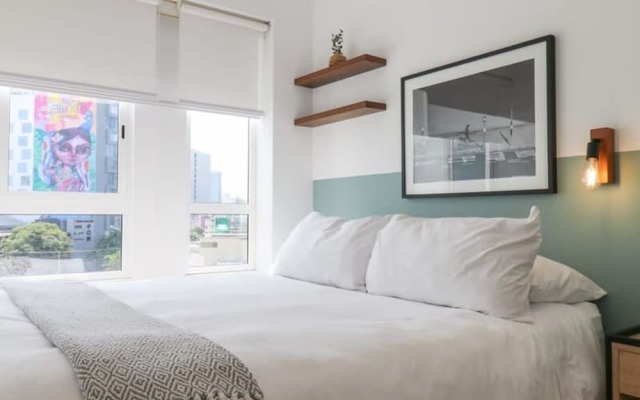 w Lovely 2BR With Balcony in Miraflores