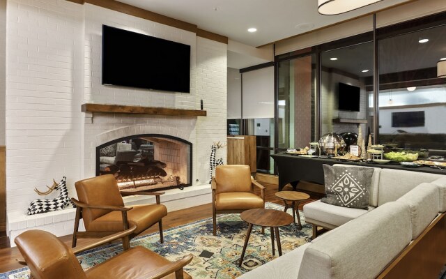 Merriweather Lakehouse, Autograph Collection