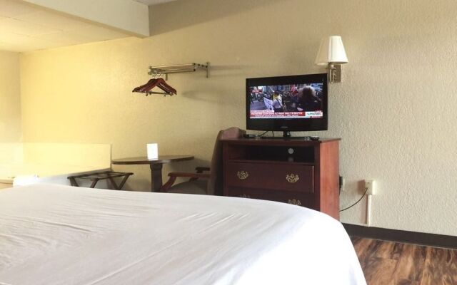 Rodeway Inn On The Parkway