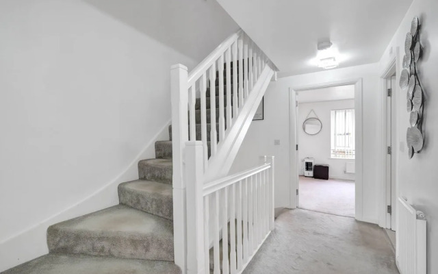3 Bedroom and 2 Bath House with Balcony