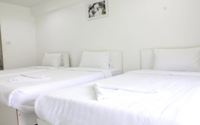 Thanyachatra Boutique.