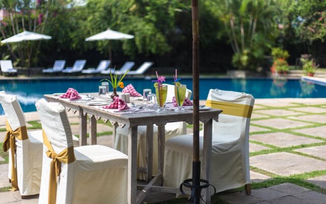 Shangri-La Village Resort