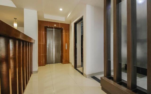 Reddoorz Plus Near Galaxy Bekasi